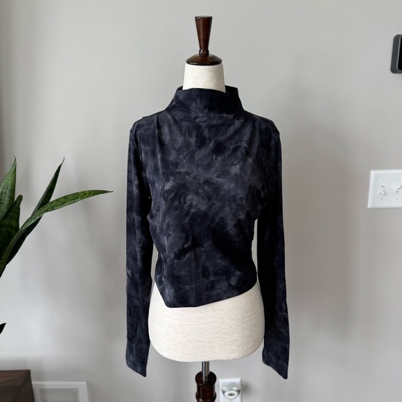 Lululemon 🍋 All Aligned Mock Neck Long Sleeve Shirt
Diamond Dye Pitch Graphite - Picture 6 of 7